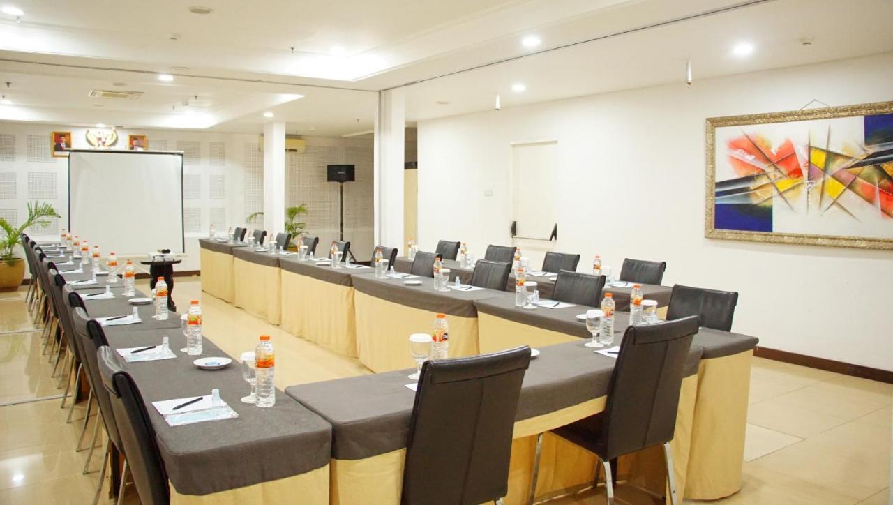 Gp Mega Kuningan Jakarta Exterior foto