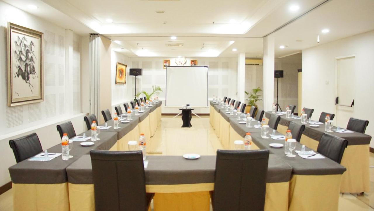Gp Mega Kuningan Jakarta Exterior foto
