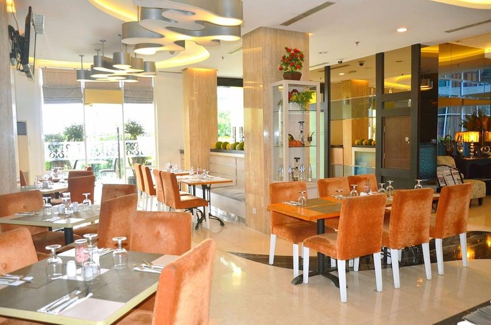 Gp Mega Kuningan Jakarta Exterior foto